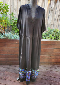 Black Dress Paua Size Large (20-24)