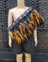Load image into Gallery viewer, Tamariki size 10/12  Gold/Black quarter